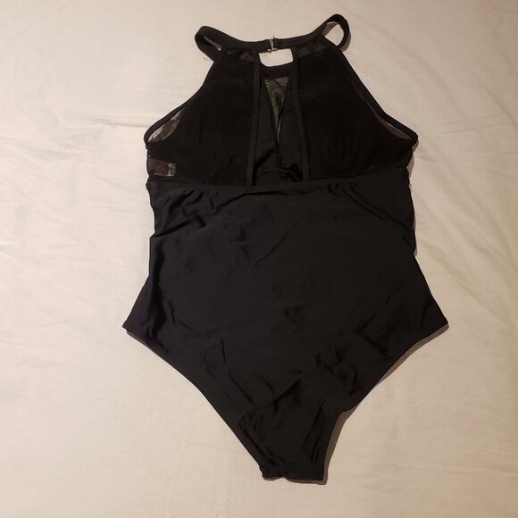 Black One Piece Swimsuit [Size M] - Picture 2 of 3